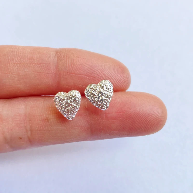 Novo 925 prata esterlina meninas martelo padrão amor colar simples em forma de coração pingente presente feminino boutique jóias nk153