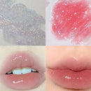 O leite em forma de borboleta pode um protetor labial hidrata e hidrata a superfície do espelho, com lábios cintilantes e pouty