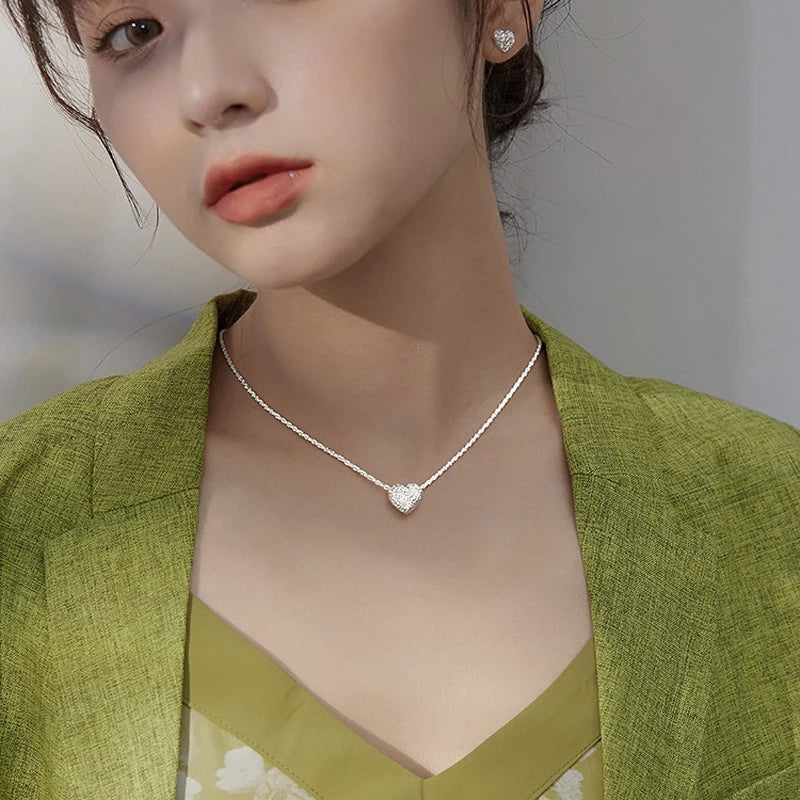 Novo 925 prata esterlina meninas martelo padrão amor colar simples em forma de coração pingente presente feminino boutique jóias nk153